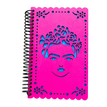 Libreta Frida color fiusha , media carta.